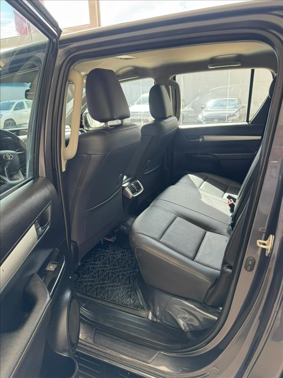 HILUX 2.8 D-4D TURBO DIESEL CD SRV 4X4 AUTOMÁTICO10