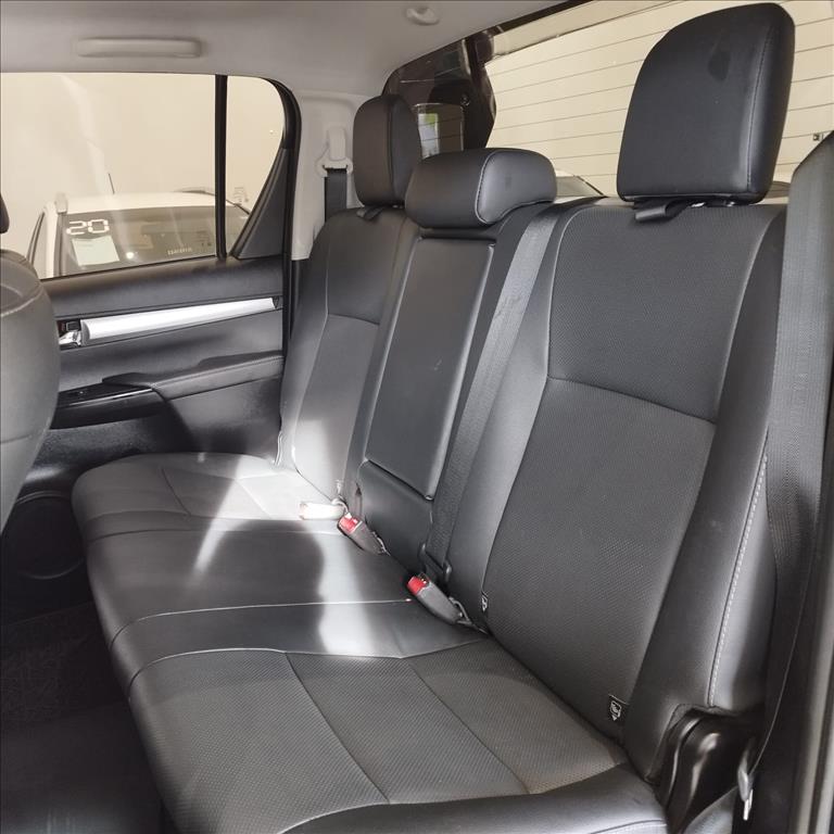 HILUX 2.8 D-4D TURBO DIESEL CD SRX PLUS 4X4 AUTOMÁTICO19