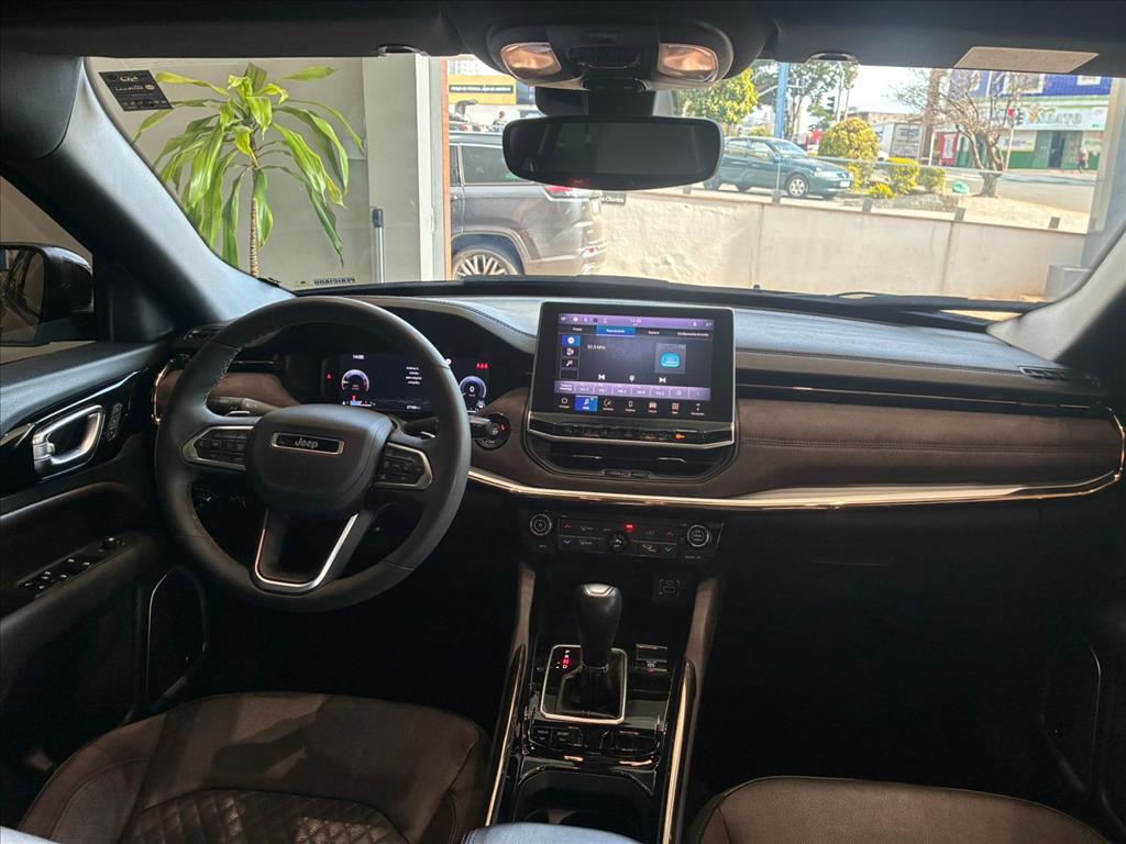 COMMANDER 1.3 T270 TURBO FLEX OVERLAND AT65