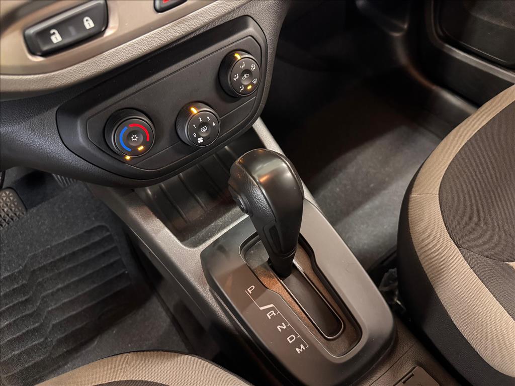 SPIN 1.8 LT 8V FLEX 4P MANUAL8