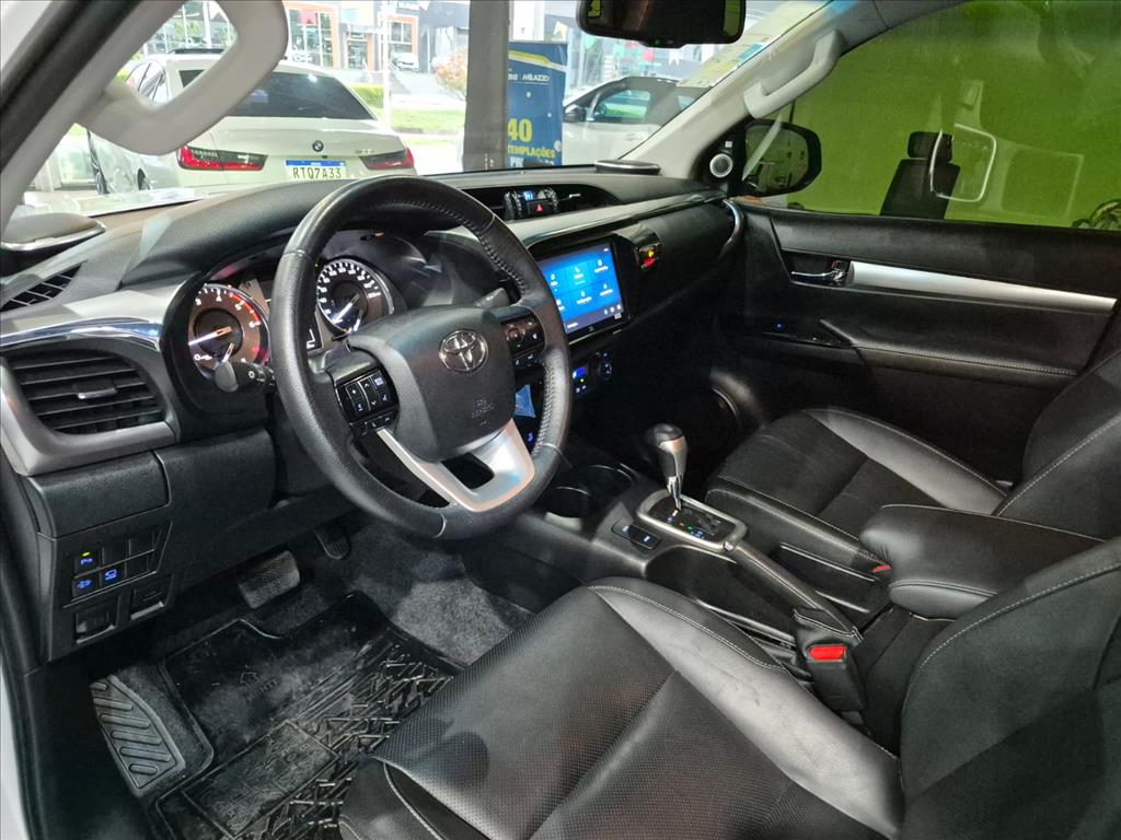 HILUX 2.8 D-4D TURBO DIESEL CD SRX 4X4 AUTOMÁTICO1