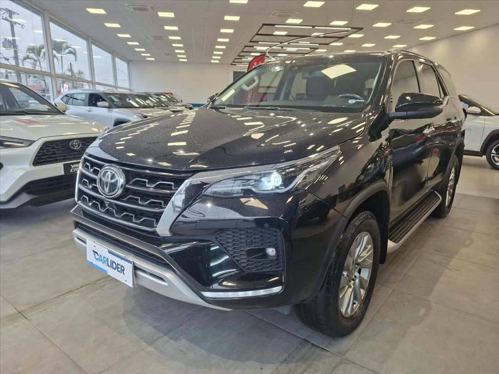 HILUX SW4 2.8 D-4D TURBO DIESEL SRX 7L 4X4 AUTOMÁTICO3