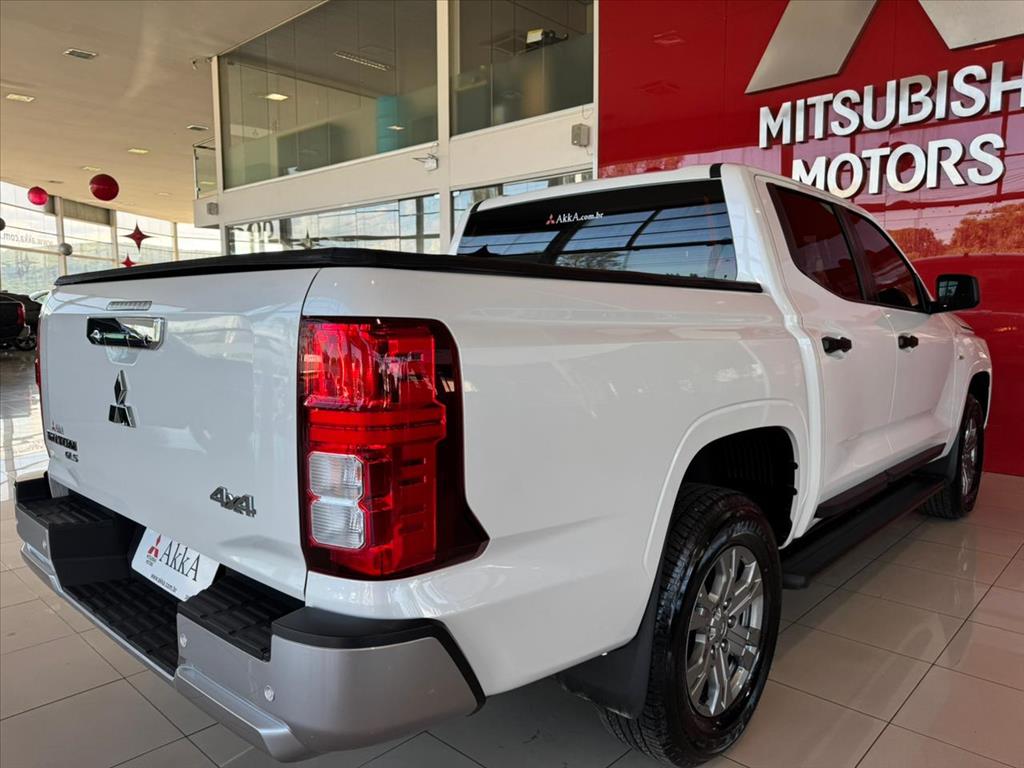 Mitsubishi-TRITON-2.4 BITURBO DIESEL CD GLS 4X4 AUTOMÁTICO