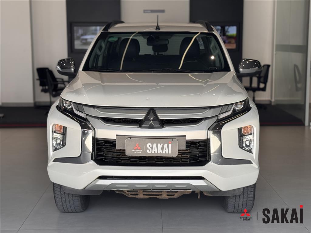 Mitsubishi-L200 TRITON-2.4 16V TURBO DIESEL SPORT HPE CD 4P 4X4 AUTOMÁTICO