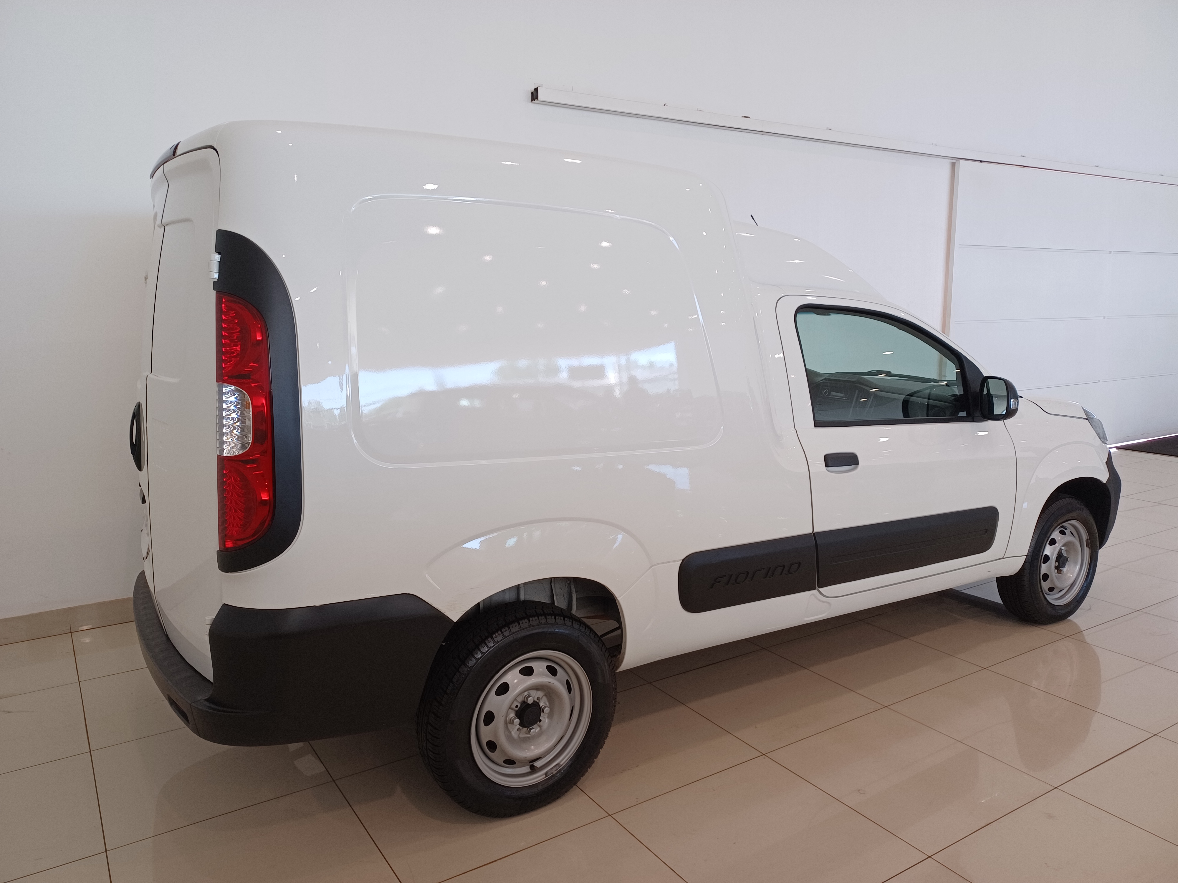 Fiat-FIORINO-1.4 MPI FURGÃO ENDURANCE 8V FLEX 2P MANUAL