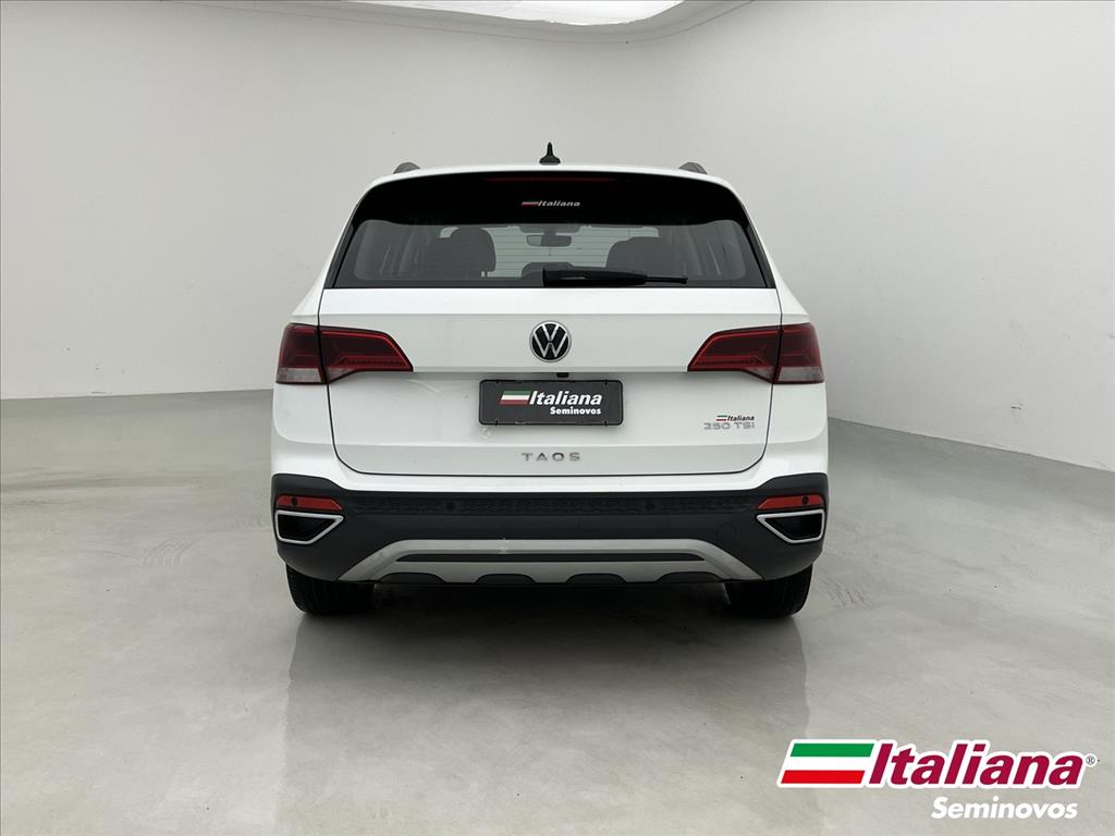 TAOS 1.4 250 TSI TOTAL FLEX COMFORTLINE AUTOMÁTICO3