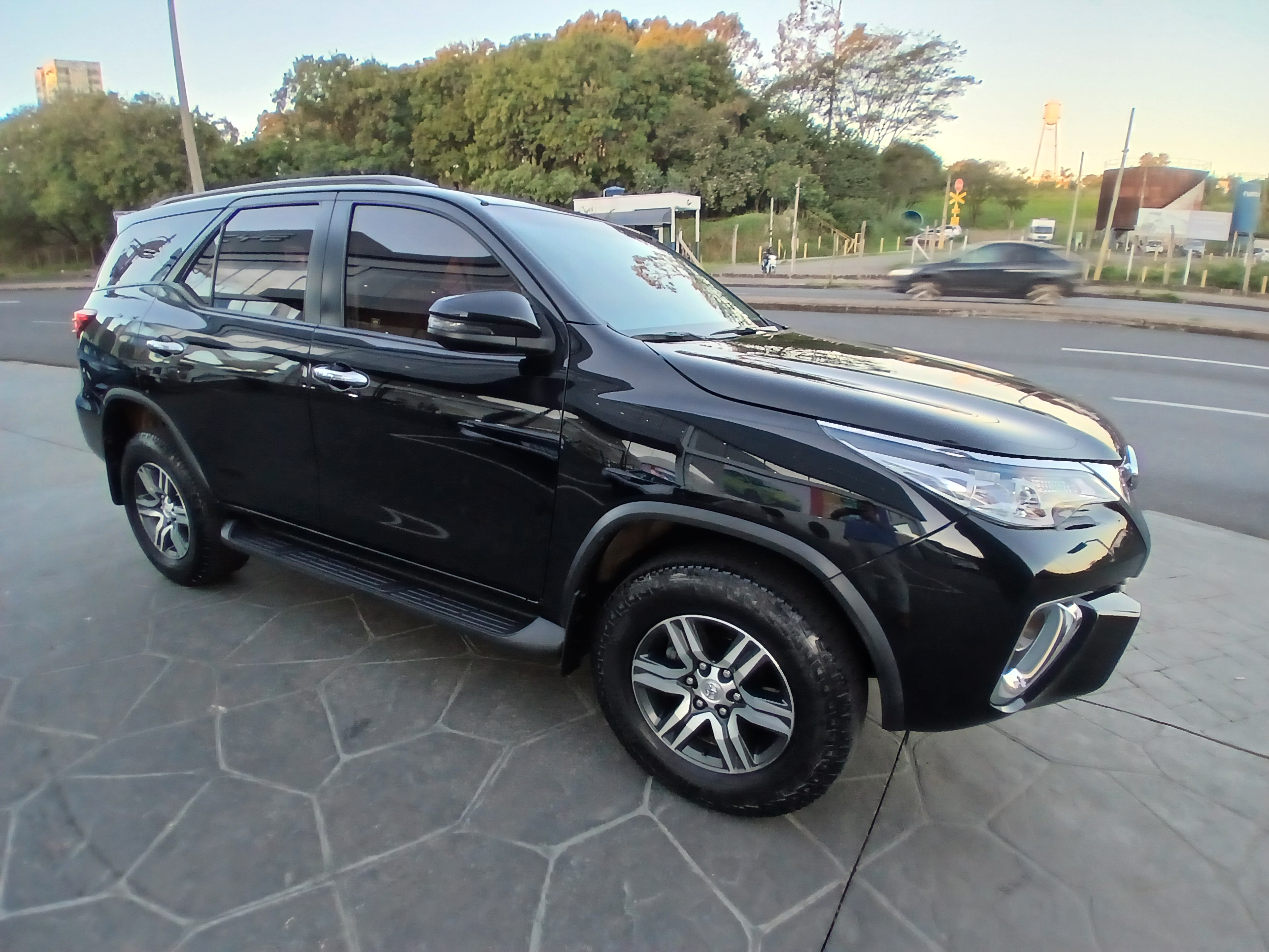 HILUX SW4 2.7 SRV 7 LUGARES 4X2 16V FLEX 4P AUTOMÁTICO1