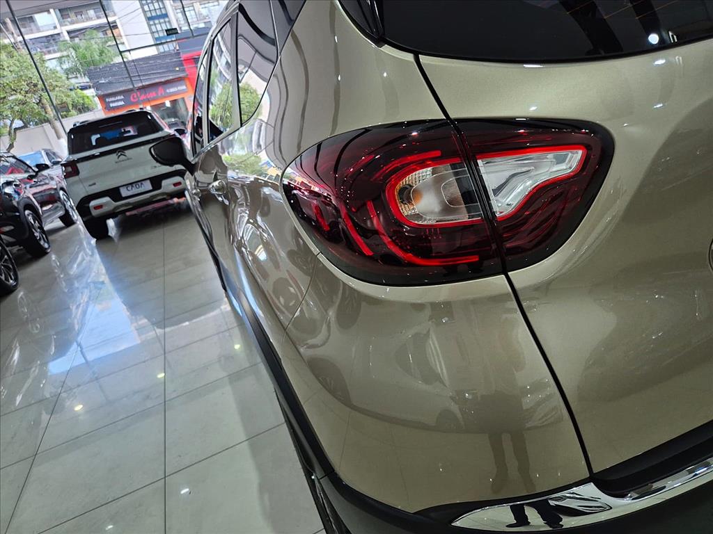 Renault-CAPTUR-1.3 TCE FLEX ICONIC X-TRONIC