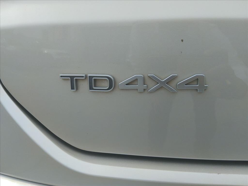 COMMANDER 2.0 TD380 TURBO DIESEL OVERLAND AT9 COMMANDER 2.0 TD380 TURBO DIESEL OVERLAND AT9