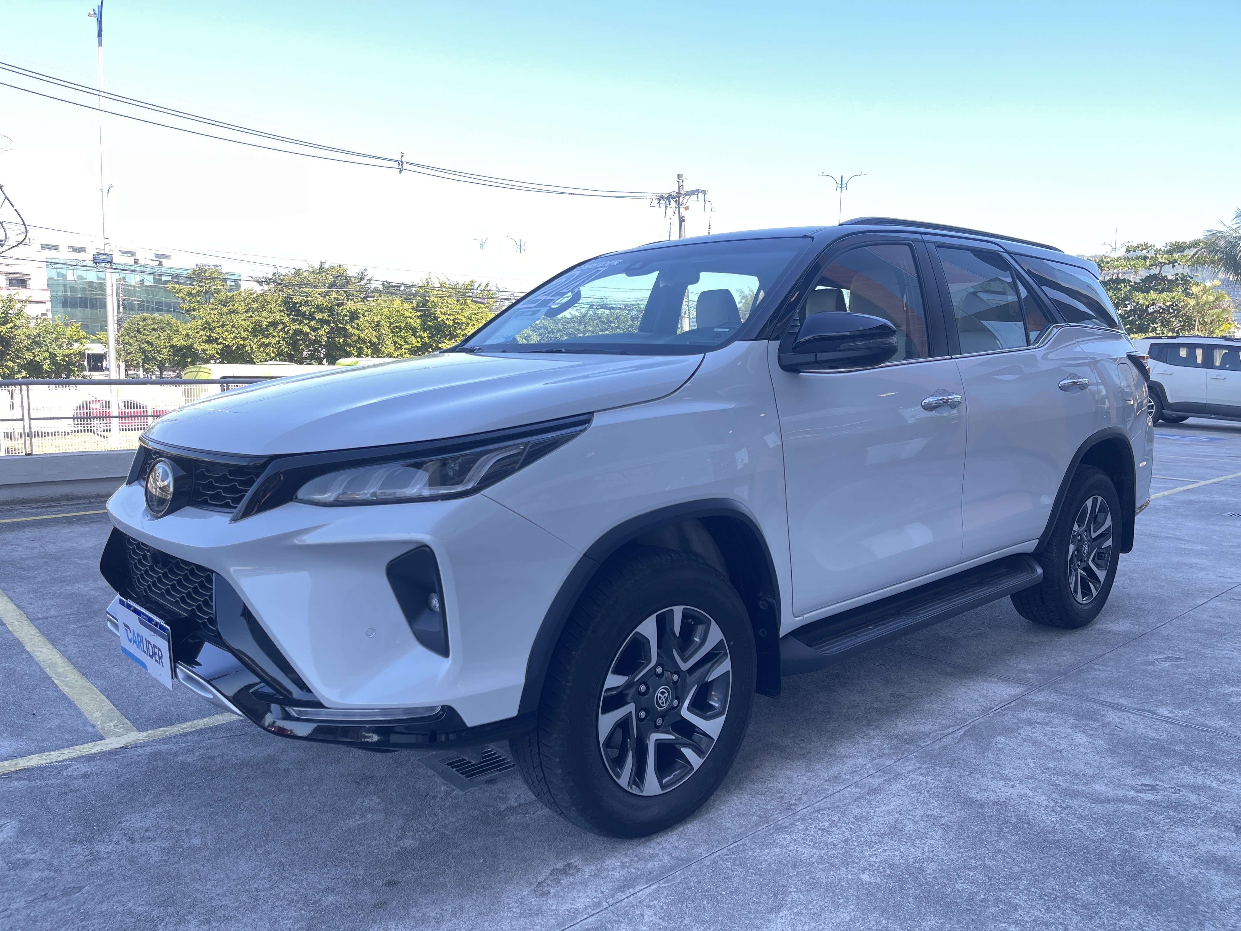 HILUX SW4 2.8 D-4D TURBO DIESEL DIAMOND 7L 4X4 AUTOMÁTICO1