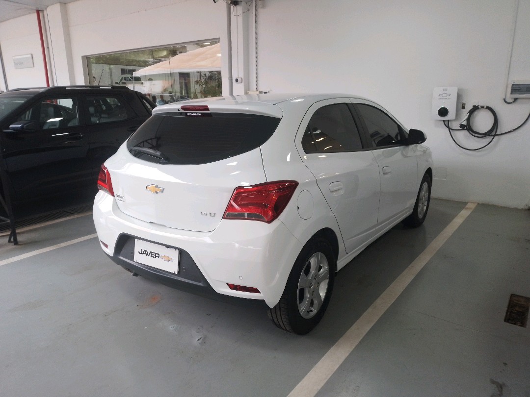 GM - Chevrolet-ONIX-1.4 MPFI LT 8V FLEX 4P MANUAL