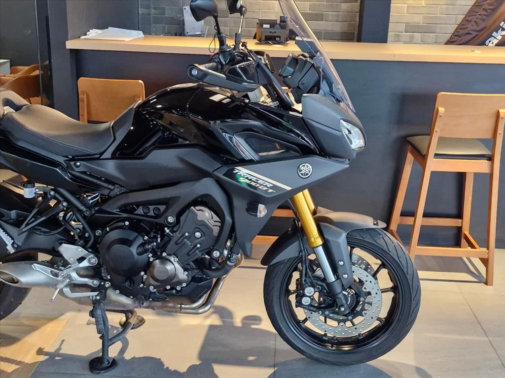 YAMAHA-MT-09-TRACER 900 GT