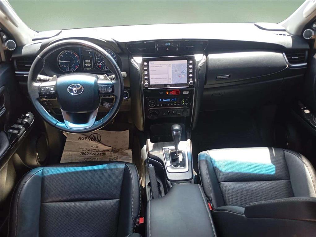 HILUX SW4 2.8 D-4D TURBO DIESEL SRX 7L 4X4 AUTOMÁTICO7