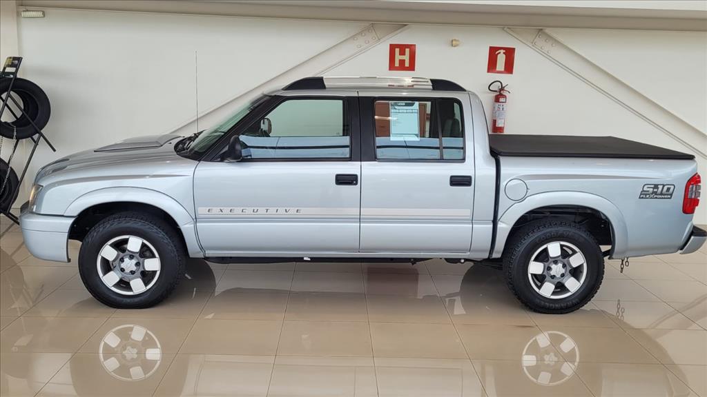 S10 2.4 MPFI EXECUTIVE 4X2 CD 8V FLEX 4P MANUAL S10 2.4 MPFI EXECUTIVE 4X2 CD 8V FLEX 4P MANUAL
