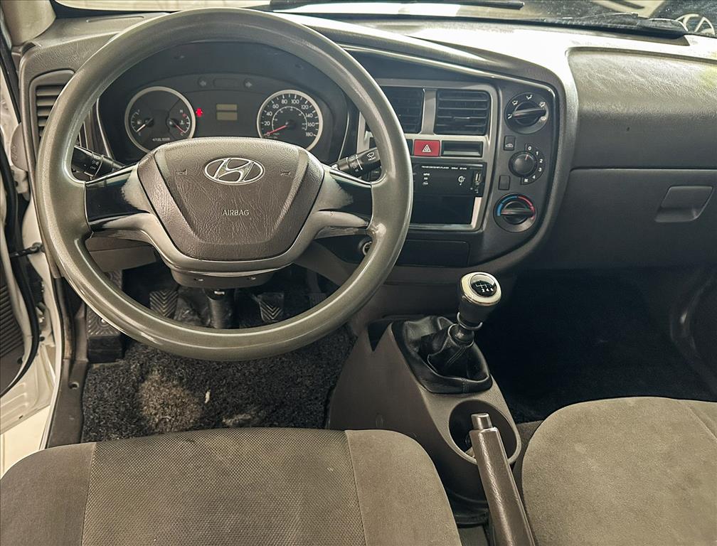 HR 2.5 LONGO SEM CAÇAMBA 4X2 16V 130CV TURBO INTERCOOLER DIESEL 2P MANUAL