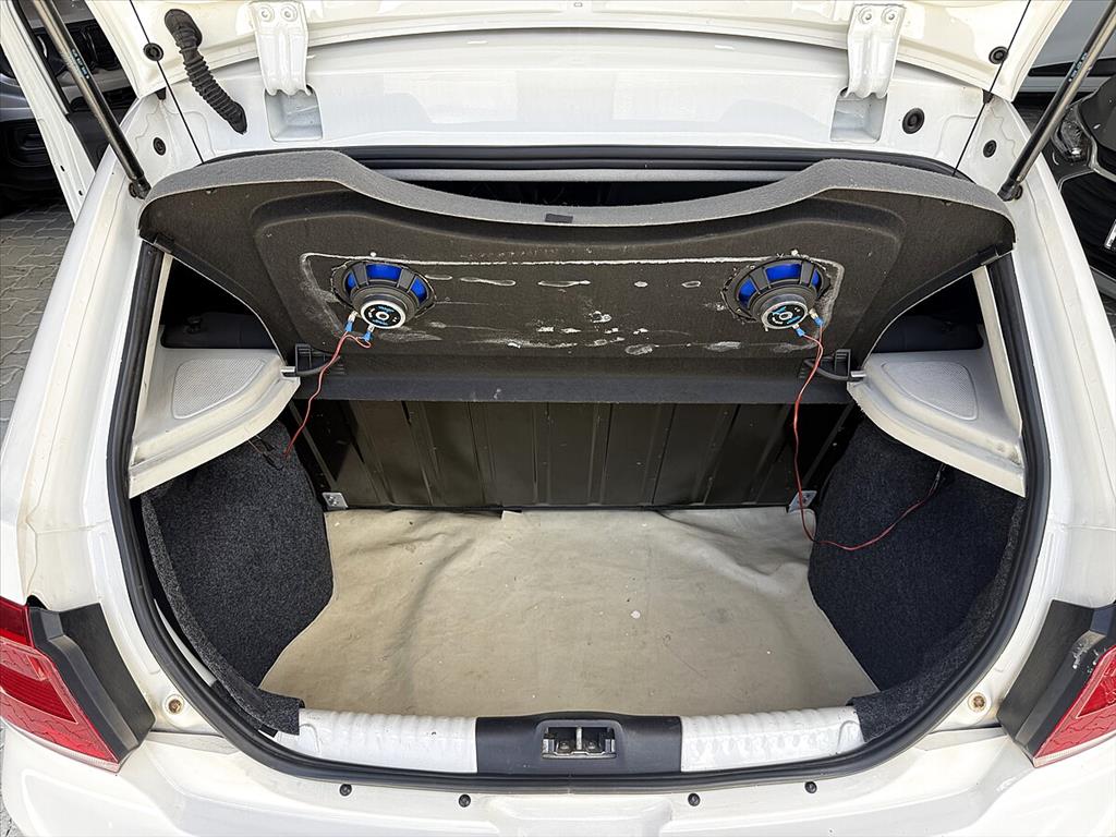 Volkswagen Gol - 1.6 MSI TOTALFLEX TRENDLINE 4P MANUAL