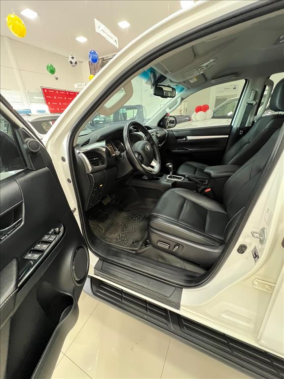HILUX 2.8 D-4D TURBO DIESEL CD SRV 4X4 AUTOMÁTICO13