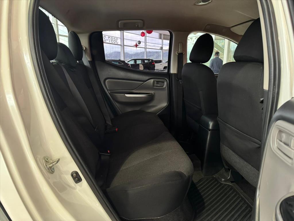 Mitsubishi-L200 TRITON-2.4 16V TURBO DIESEL OUTDOOR GLS CD 4X4 AUTOMÁTICO