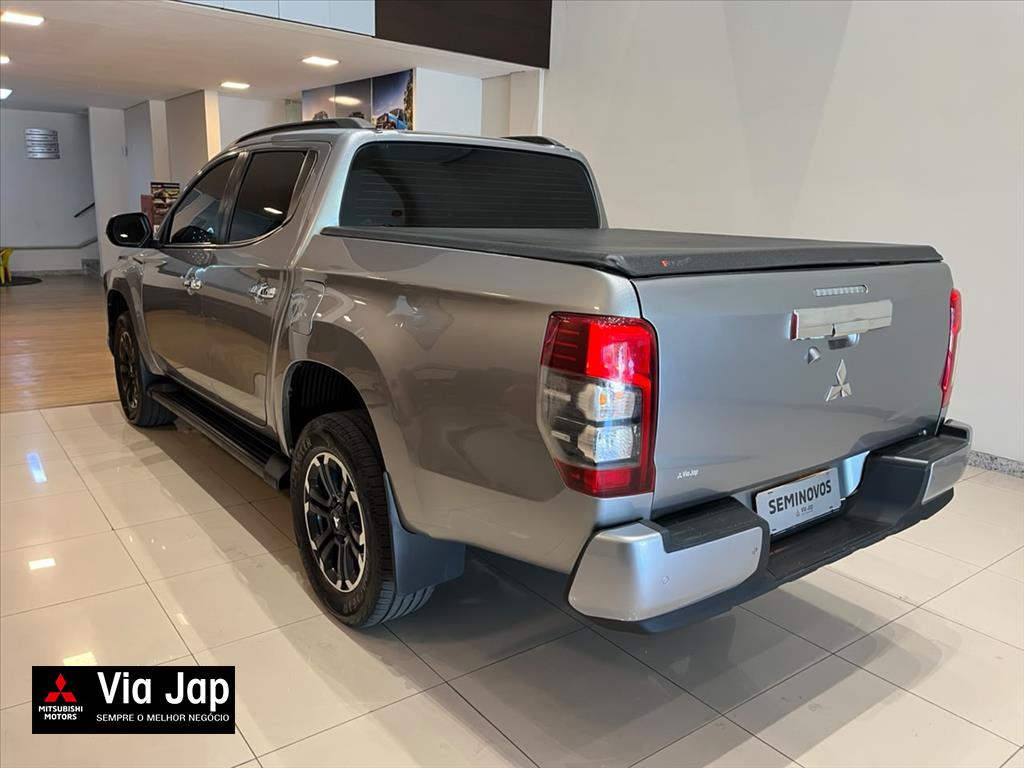Mitsubishi-L200 TRITON-2.4 16V TURBO DIESEL SPORT HPE CD 4P 4X4 AUTOMÁTICO