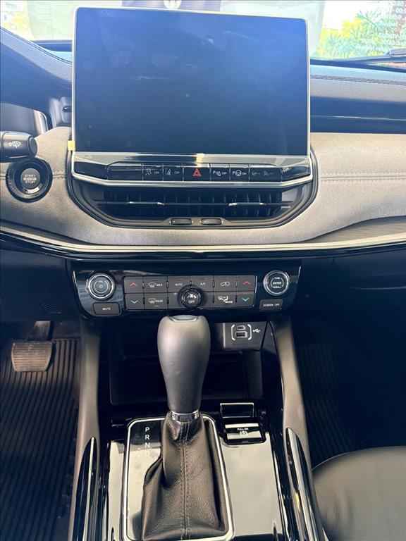 COMMANDER 1.3 T270 TURBO MHEV OVERLAND AT612