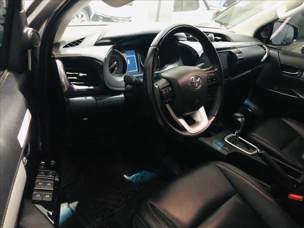 HILUX 2.8 D-4D TURBO DIESEL CD SRV 4X4 AUTOMÁTICO6