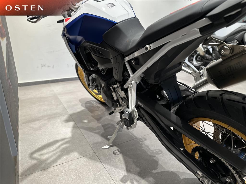 BMW Motorrad-F-900 GS TROPHY
