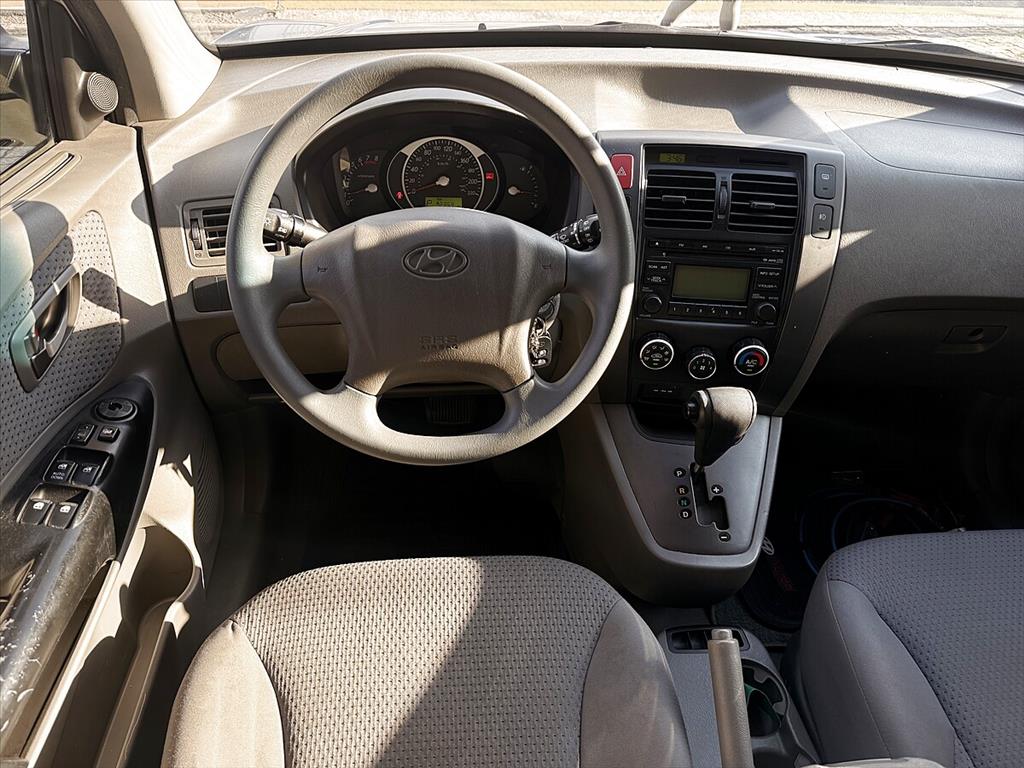 Hyundai Tucson - 2.0 MPFI GL 16V 142CV 2WD GASOLINA 4P AUTOMÁTICO