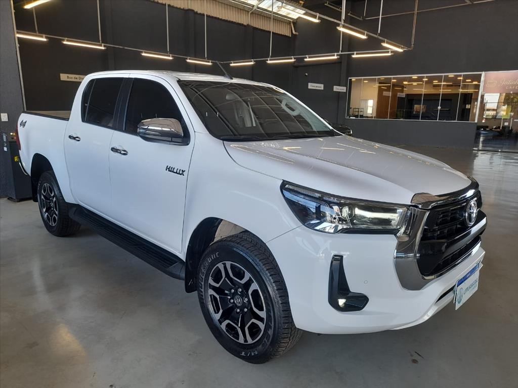 HILUX 2.8 D-4D TURBO DIESEL CD SRV 4X4 AUTOMÁTICO2