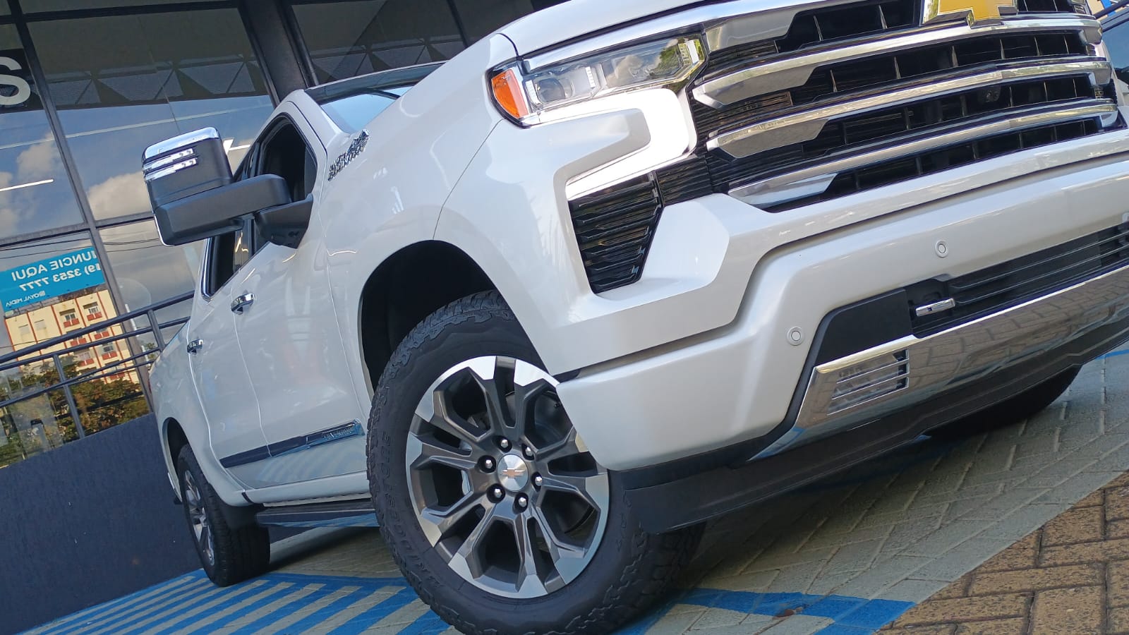 SILVERADO 5.3 V8 GASOLINA 1500 HIGH COUNTRY 4X4 AUTOMÁTICO6