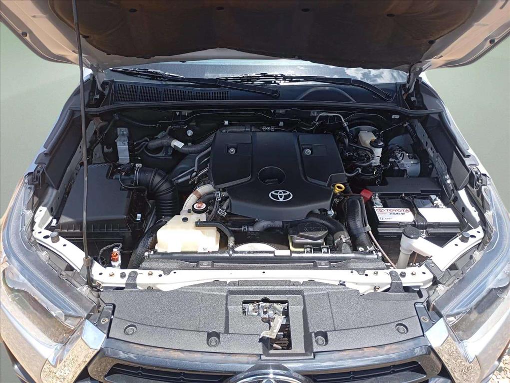 HILUX 2.8 D-4D TURBO DIESEL CD SRV 4X4 AUTOMÁTICO11