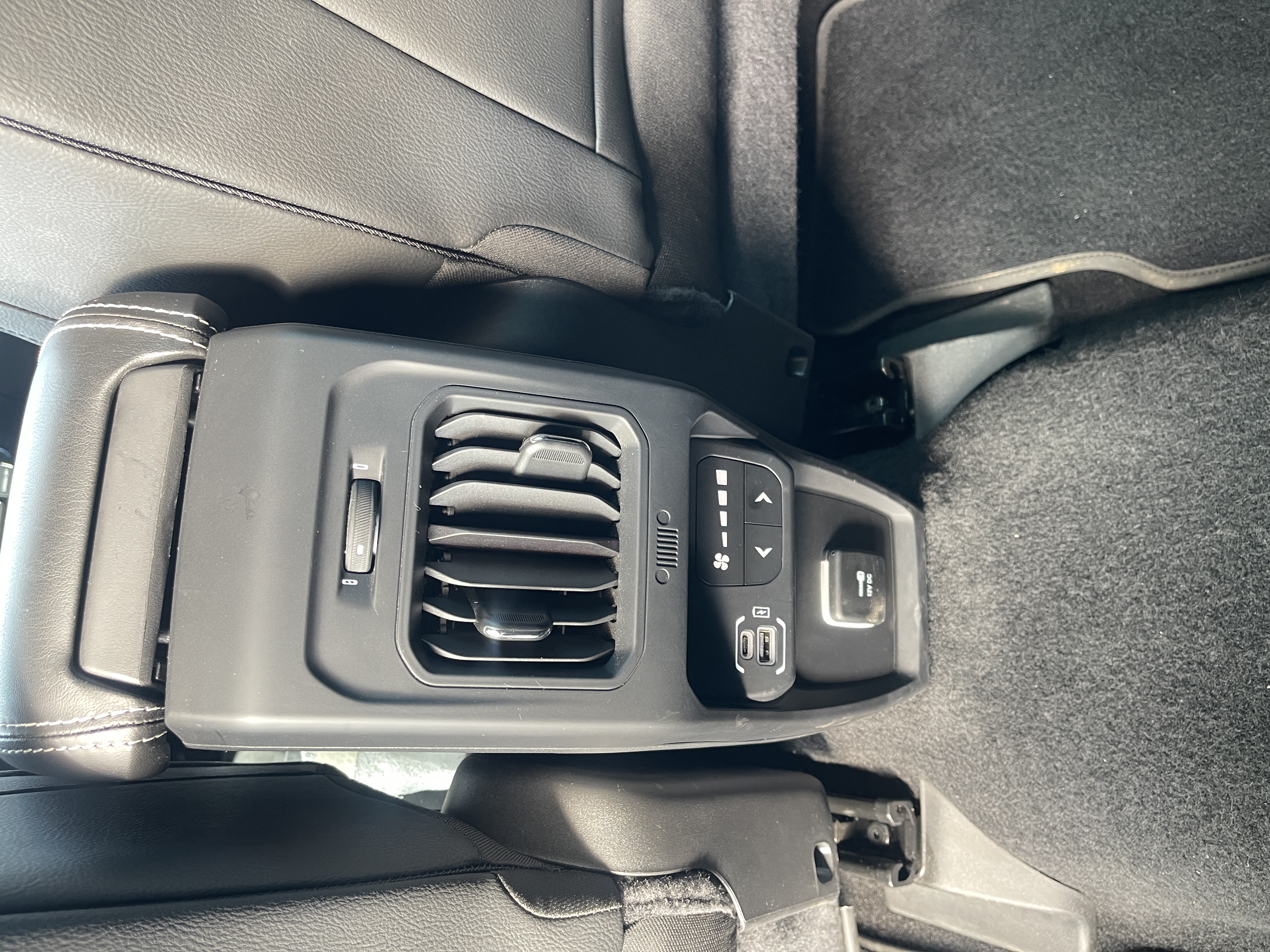 COMMANDER 1.3 T270 TURBO FLEX LONGITUDE AT610
