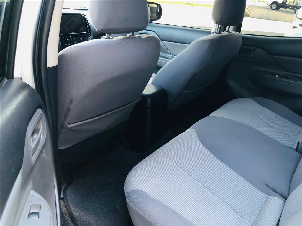 L200 TRITON 2.4 16V TURBO DIESEL GL CD 4X4 MANUAL8