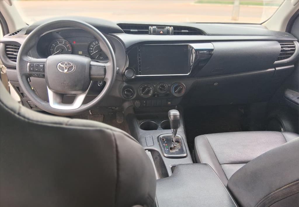 HILUX 2.8 D-4D TURBO DIESEL CD POWER PACK 4X4 AUTOMÁTICO6