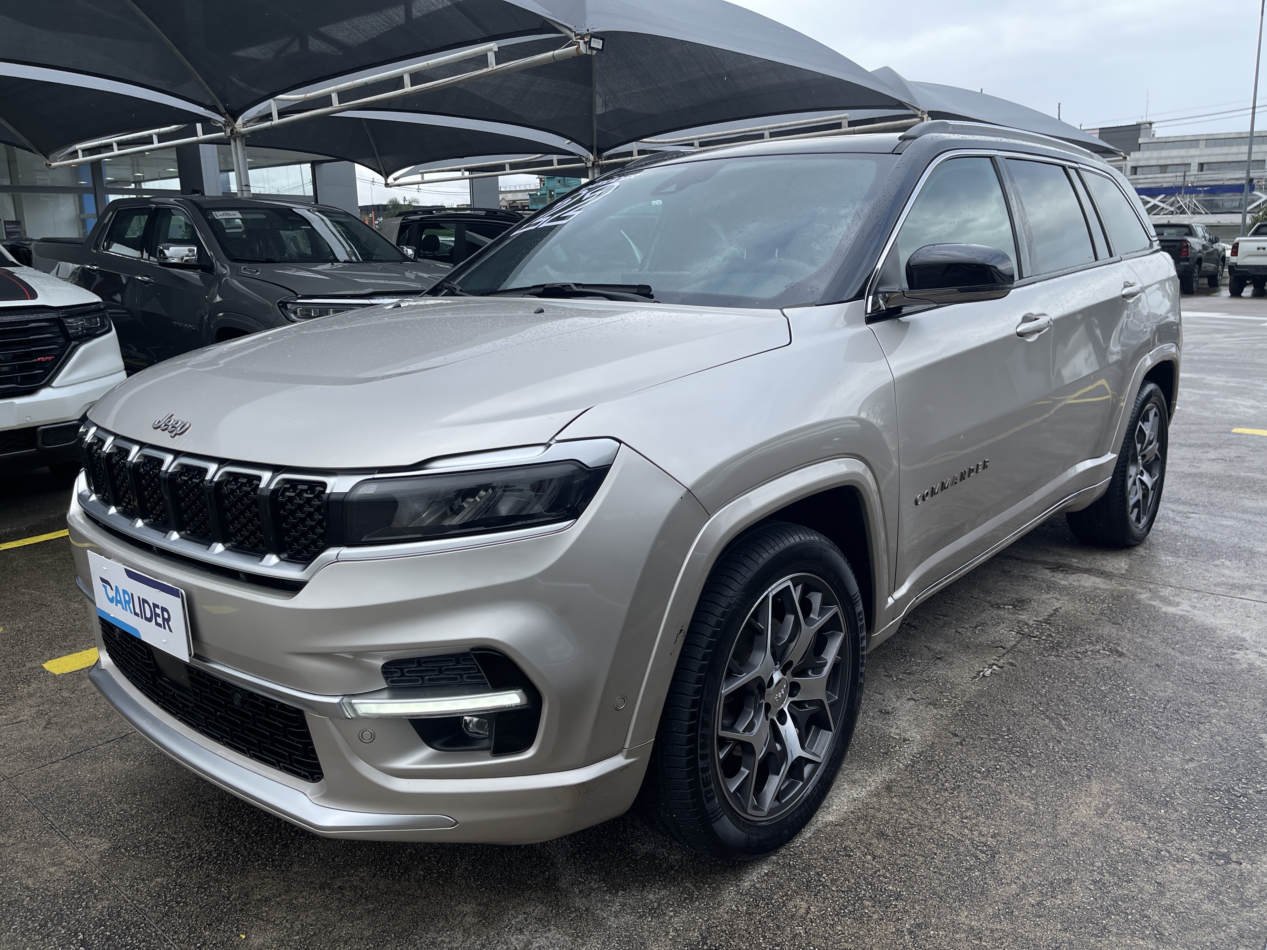 COMMANDER 1.3 T270 TURBO FLEX OVERLAND AT61