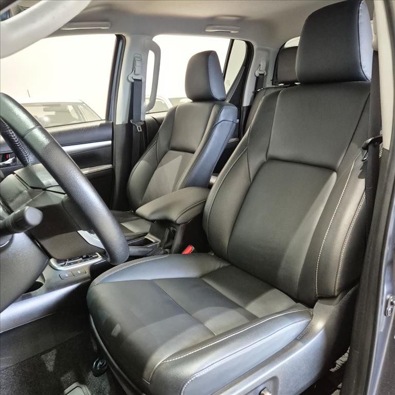 HILUX 2.8 D-4D TURBO DIESEL CD SRV 4X4 AUTOMÁTICO13