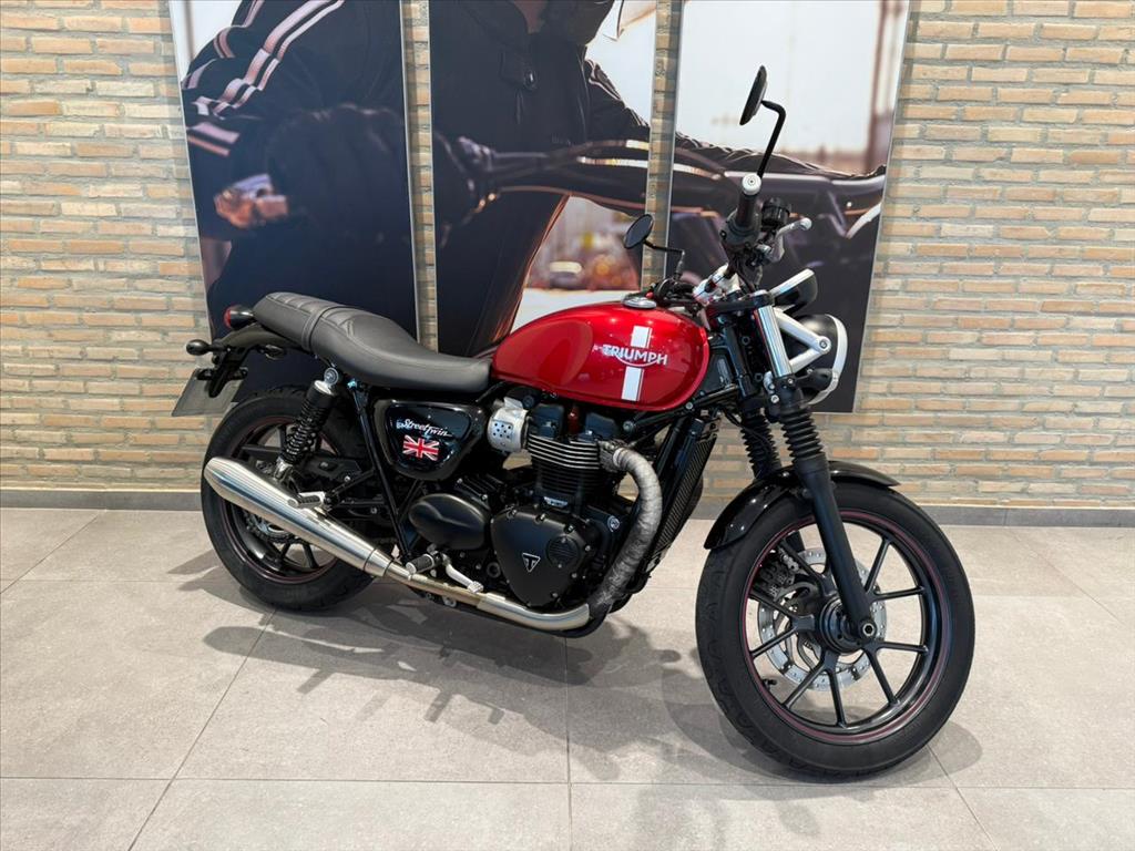 TRIUMPH-STREET-TWIN