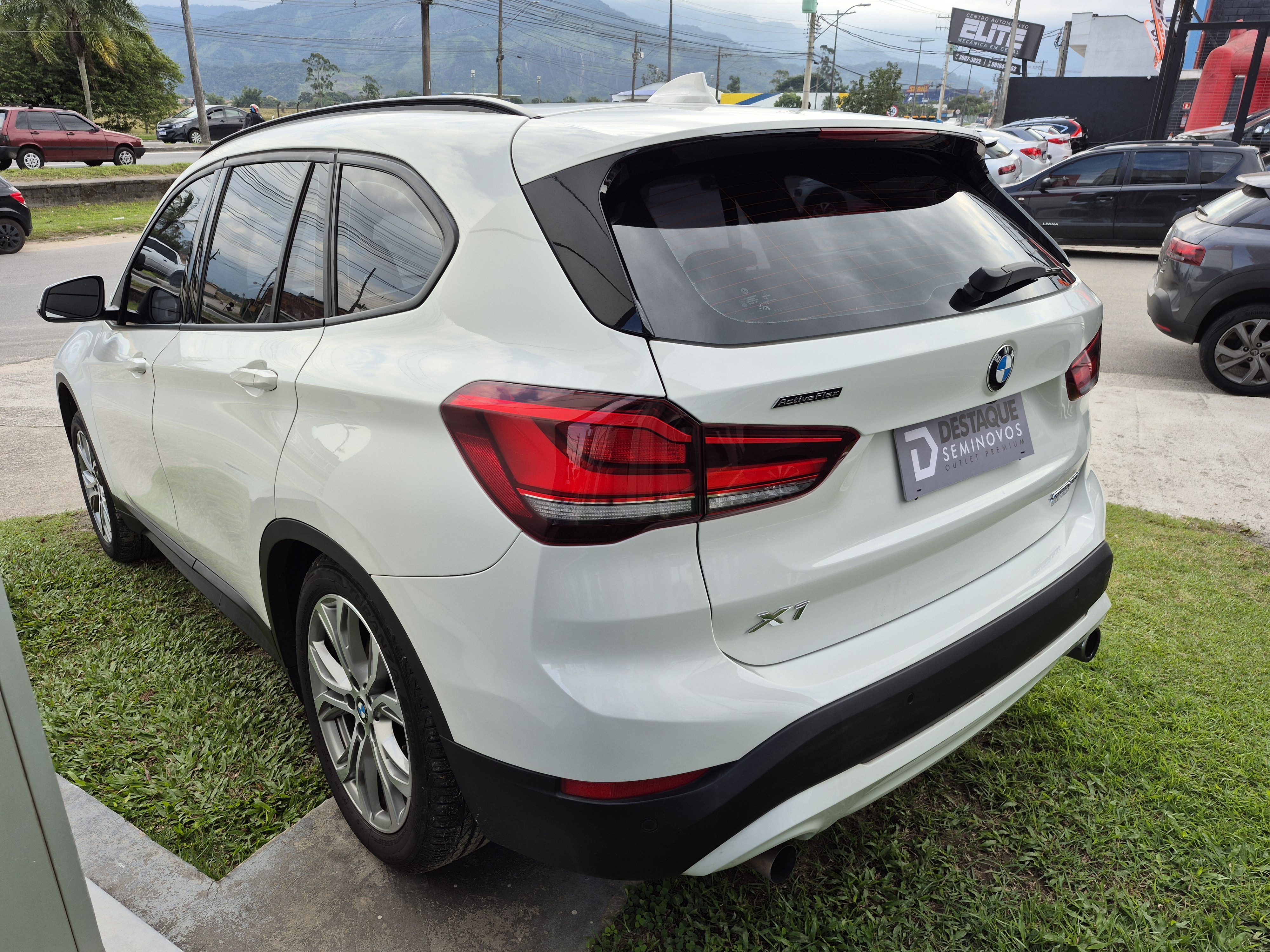 Foto ilustrativa do carro