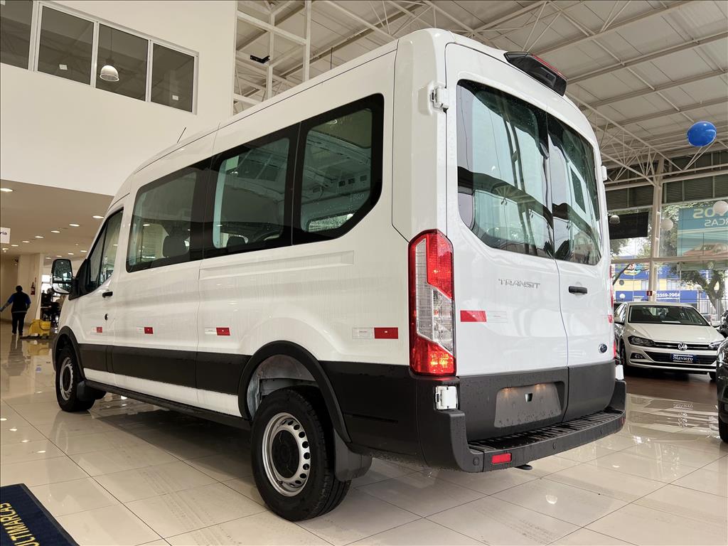 TRANSIT 2.0 ECOBLUE DIESEL MINIBUS VIDRADA MANUAL TRANSIT 2.0 ECOBLUE DIESEL MINIBUS VIDRADA MANUAL
