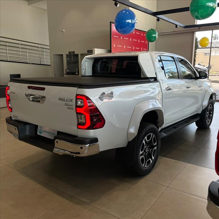 HILUX 2.8 D-4D TURBO DIESEL CD SRX 4X4 AUTOMÁTICO3