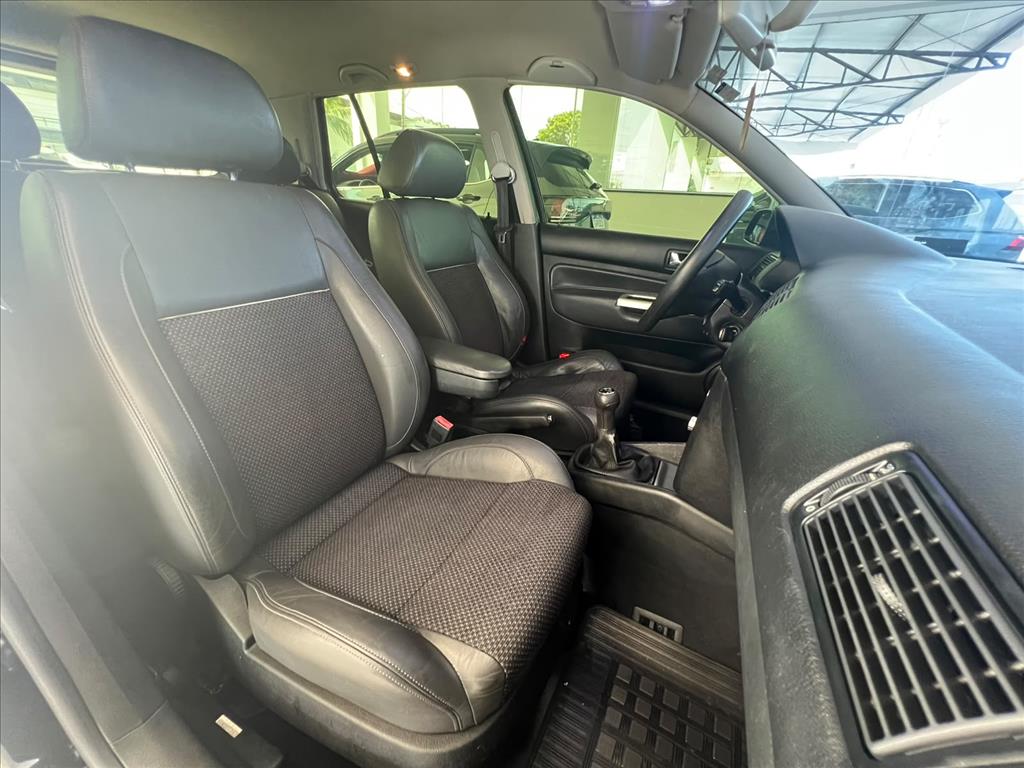 GOLF 1.6 MI SPORTLINE 8V FLEX 4P MANUAL18