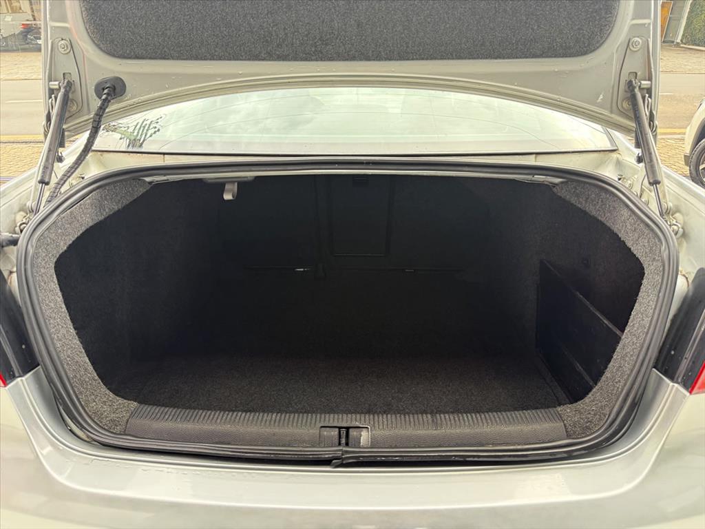 Volkswagen Jetta - 2.5 I 20V 150CV GASOLINA 4P TIPTRONIC