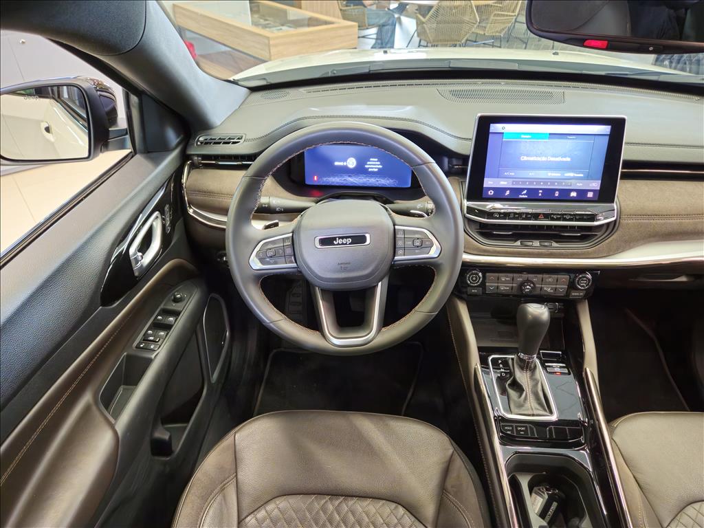 COMMANDER 1.3 T270 TURBO FLEX OVERLAND AT6