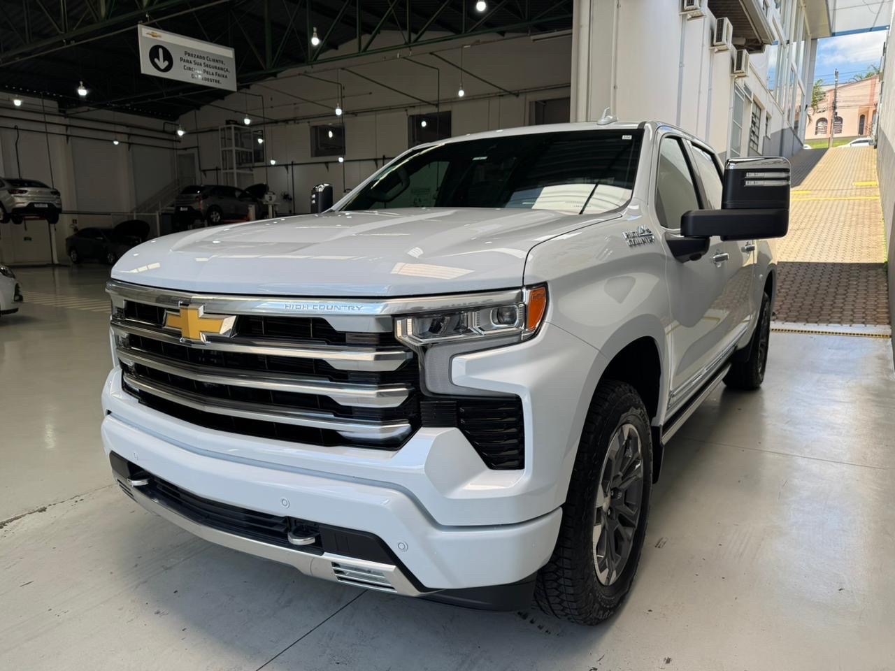 SILVERADO 5.3 V8 GASOLINA 1500 HIGH COUNTRY 4X4 AUTOMÁTICO1