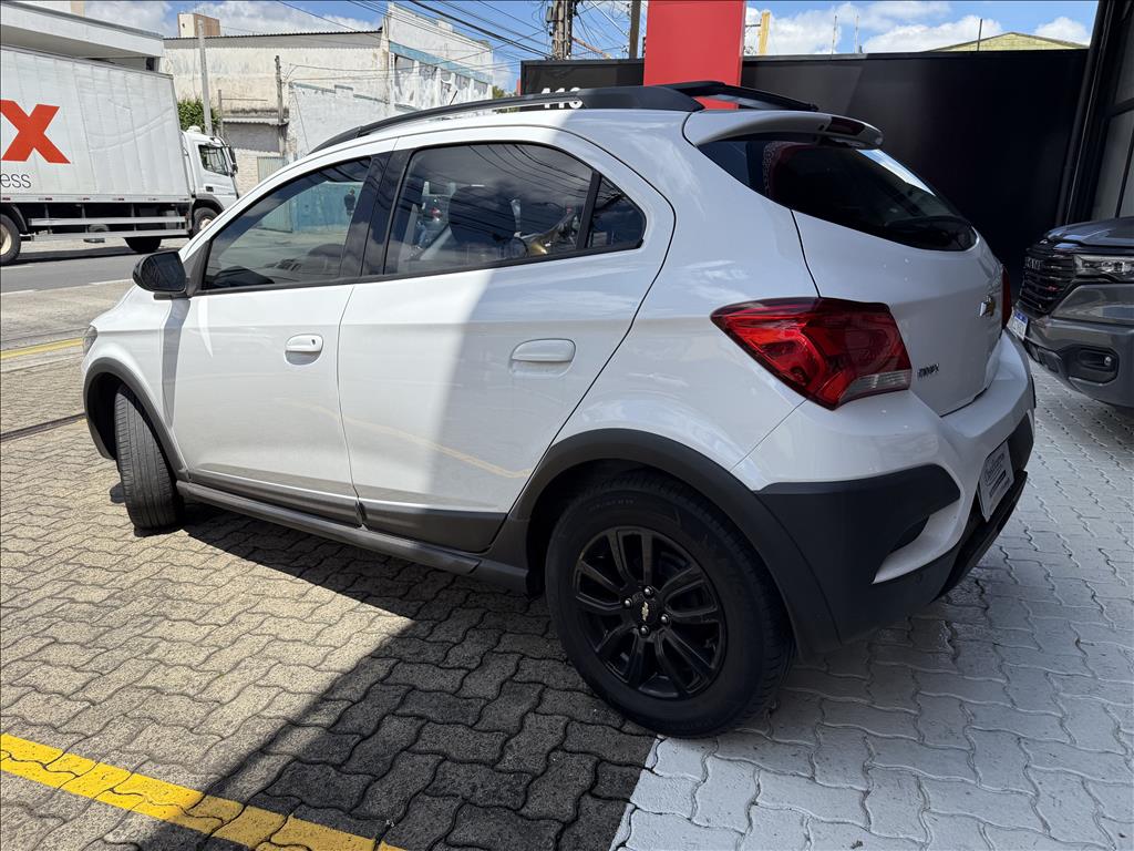 Chevrolet Onix - 1.4 MPFI ACTIV 8V FLEX 4P AUTOMÁTICO