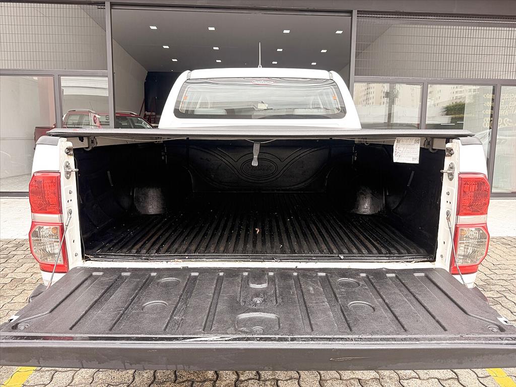 Toyota Hilux - 2.7 SR 4X2 CD 16V FLEX 4P AUTOMÁTICO