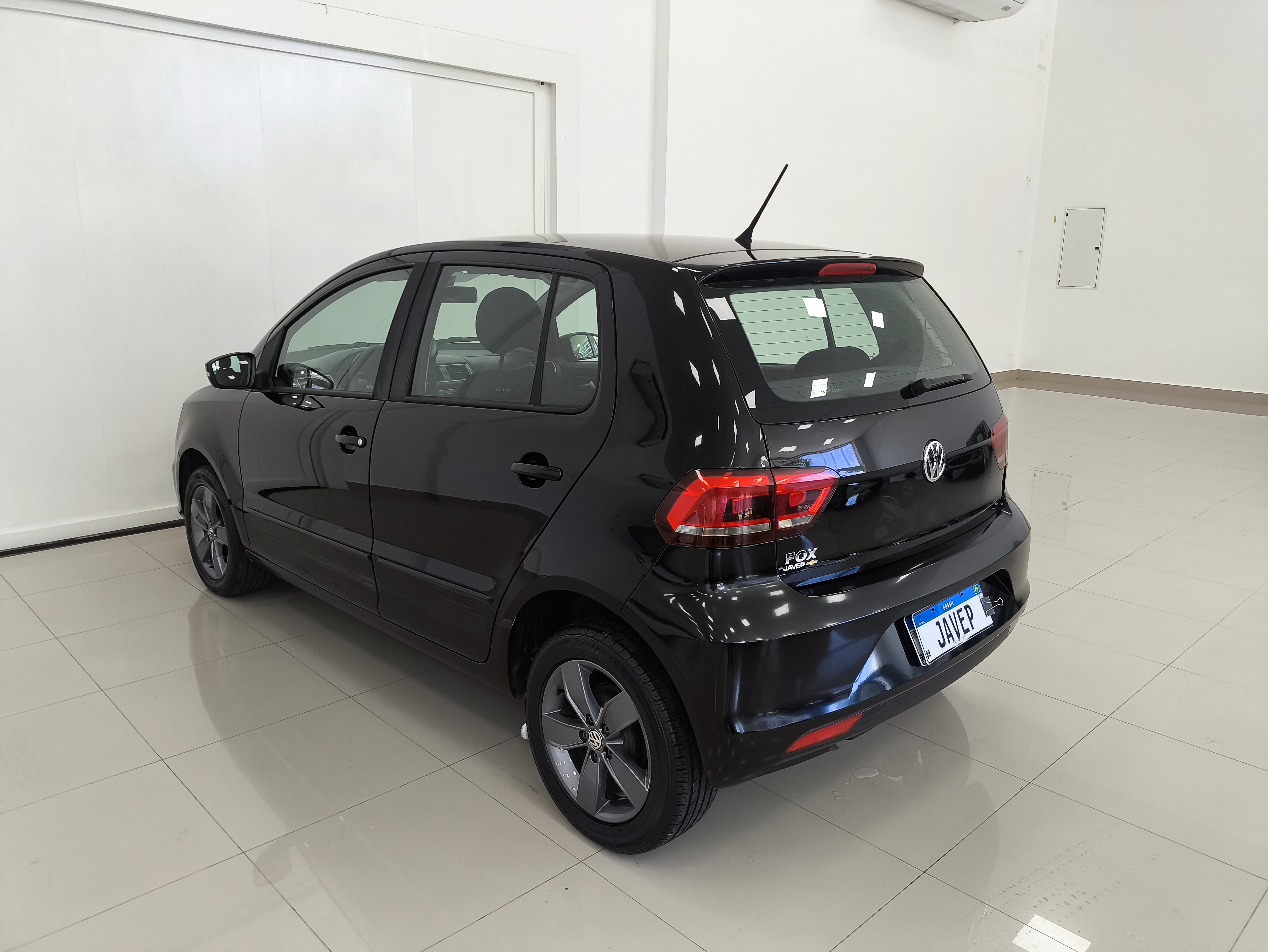 VW - Volkswagen-FOX-1.6 MSI TOTAL FLEX CONNECT 4P MANUAL