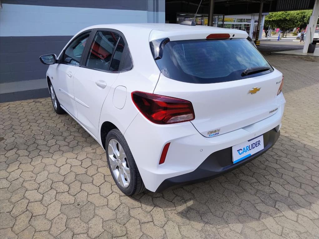 ONIX 1.0 TURBO FLEX AUTOMÁTICO4