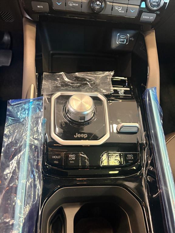 COMMANDER 2.2 TURBO DIESEL OVERLAND AT96