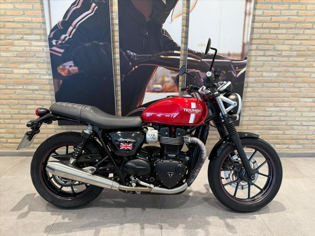 TRIUMPH-STREET-TWIN