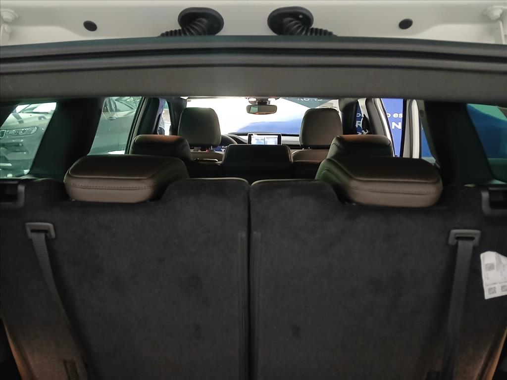 Jeep-COMMANDER-2.0 TD380 TURBO DIESEL OVERLAND AT9